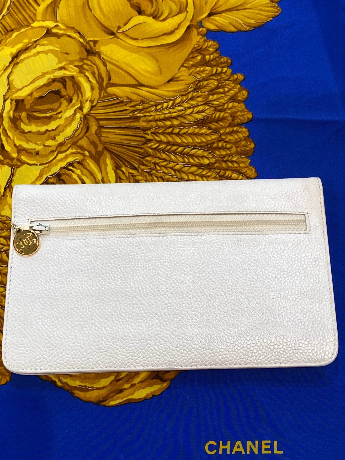 CHANEL VINTAGE WHITE CAVIAR WALLET