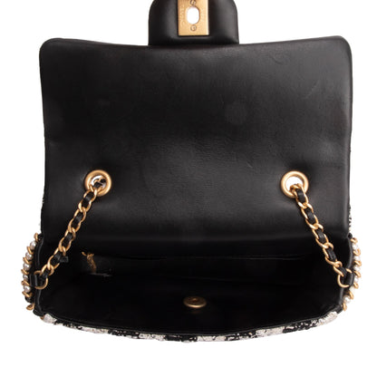 Chanel 2020 Black/White Tweed River Of Pearls Flap Bag