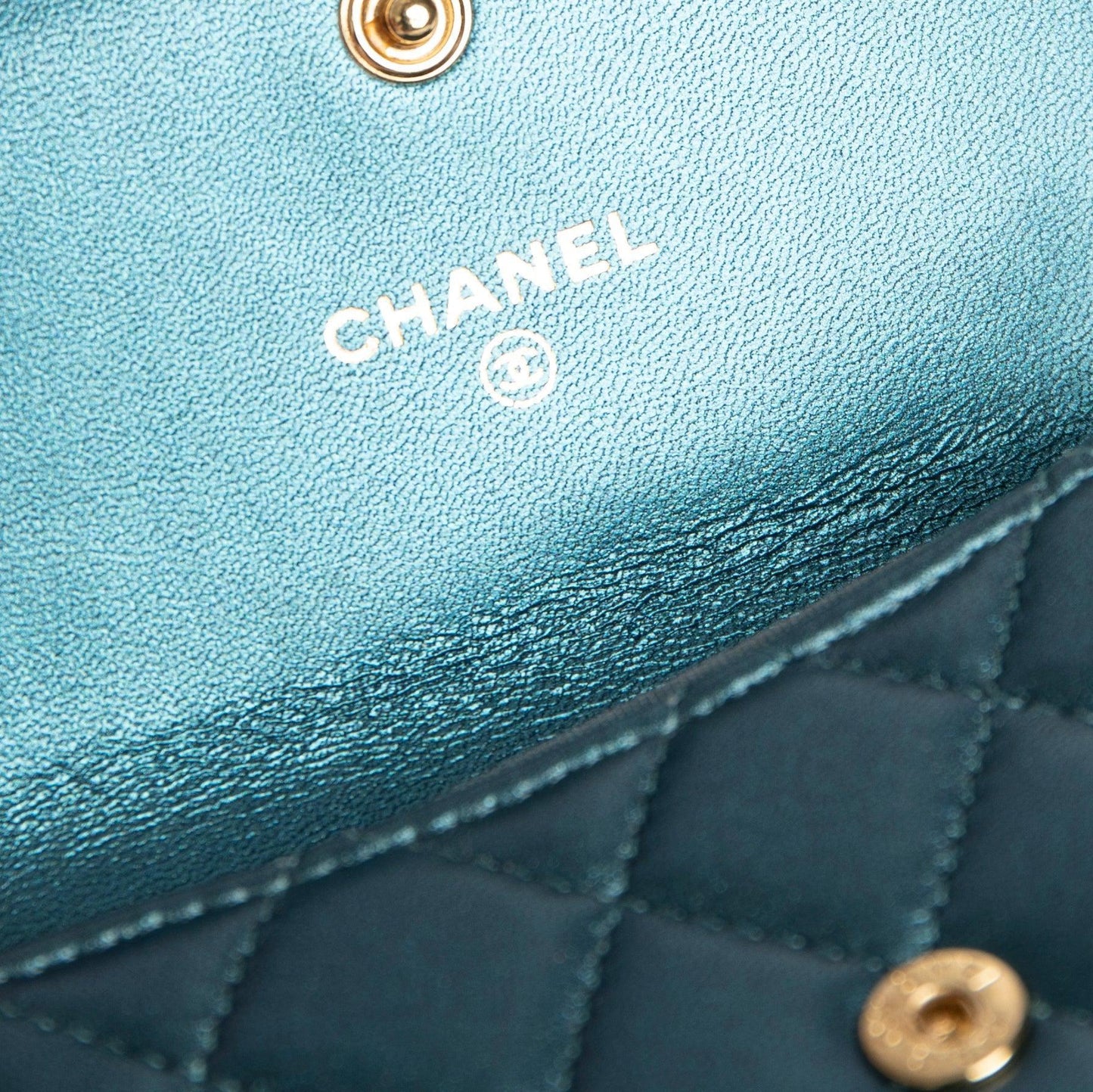 Chanel 2020 Metallic Lambskin Boy Flap Card Holder