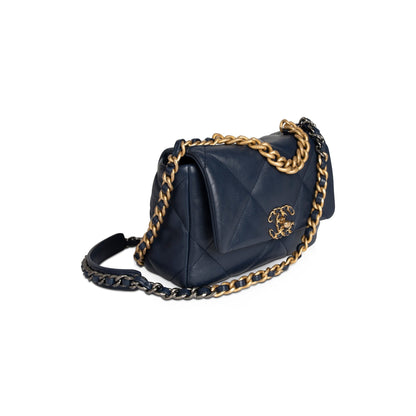 Chanel 2022 Medium 19 Flap Bag