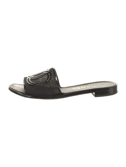 CHANEL 21S MESH PATENT LEATHER CC LOGO SLIDE SANDALS