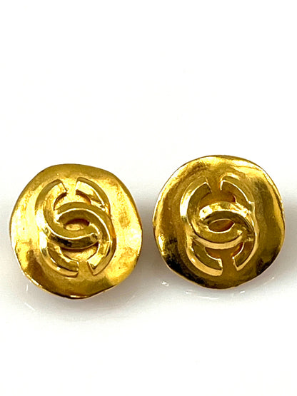 CHANEL 96P 24K GOLD PLATED CC CLIP ON EARRINGS