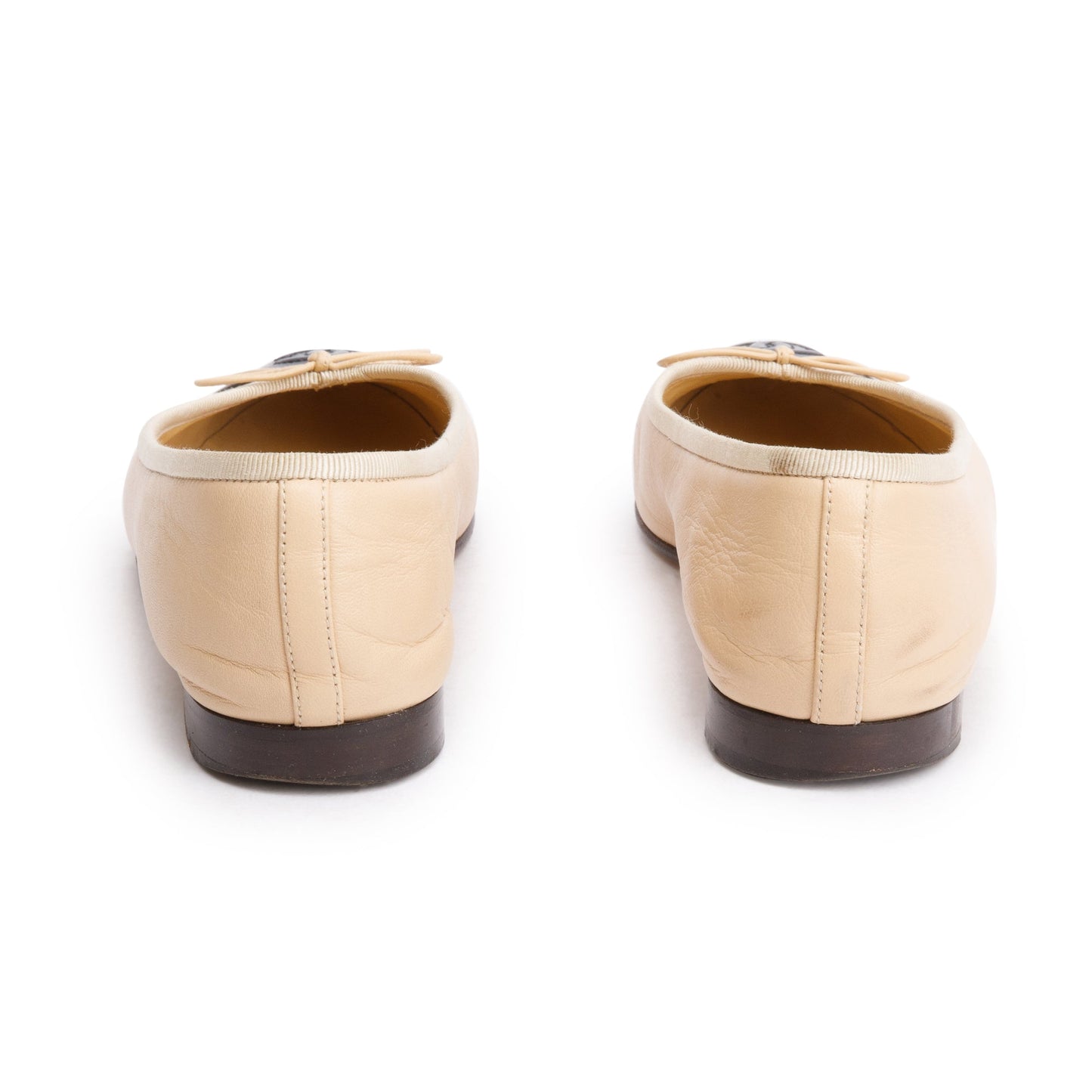 Chanel Beige/Black Lambskin Interlocking CC Logo Flats, Size 36.5