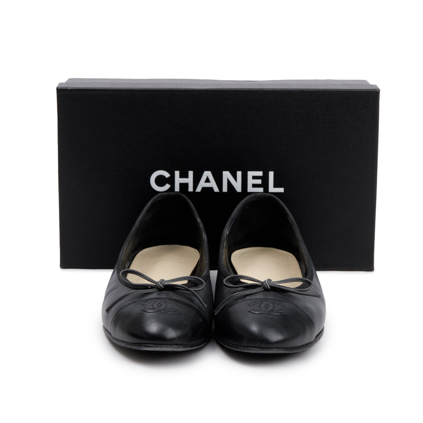 Chanel Black Lambskin Leather Interlocking CC Logo Flats, Size 40.5
