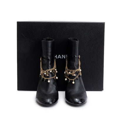 Chanel Black Leather Faux Pearl Bead Charms Interlocking CC Logo Chain Lace Up Ankle Boots, Size 40