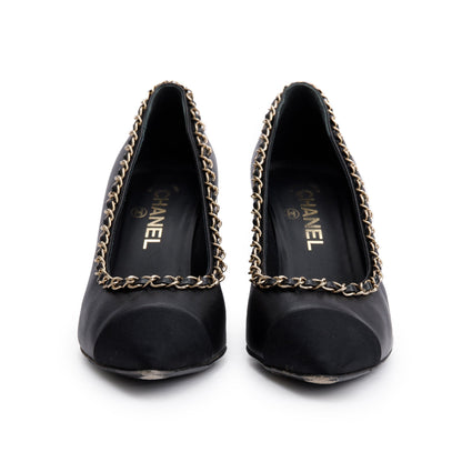 Chanel Black Leather Interlocking CC Logo Chain Around Pumps, Size 38.5