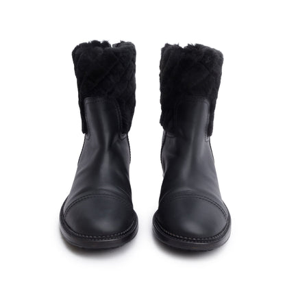 Chanel Black Leather Shearling Trim Interlocking CC Logo Short Boots, Size 40