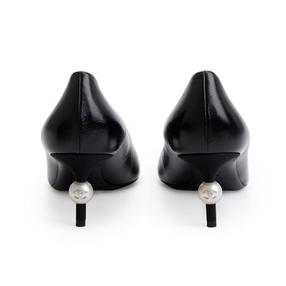 Chanel Black Leather/Grosgrain Faux Pearl Interlocking CC Pumps, Size 40