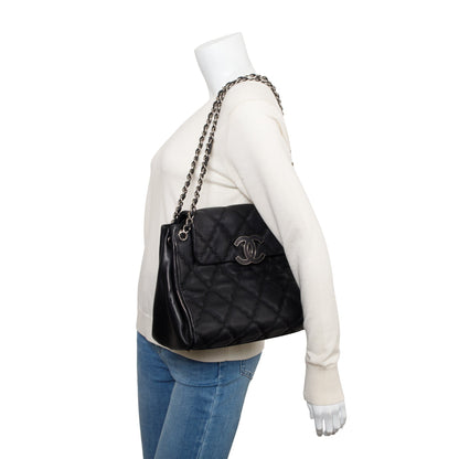 Chanel Black Quilted Calfskin Leather Large Double Stitch Hamptons Flap Bag