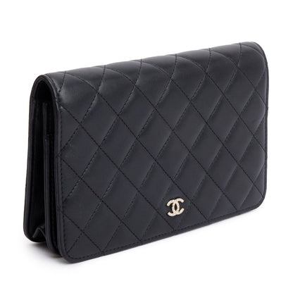 Chanel Black Quilted Lambskin Leather Pearl Wallet on Chain