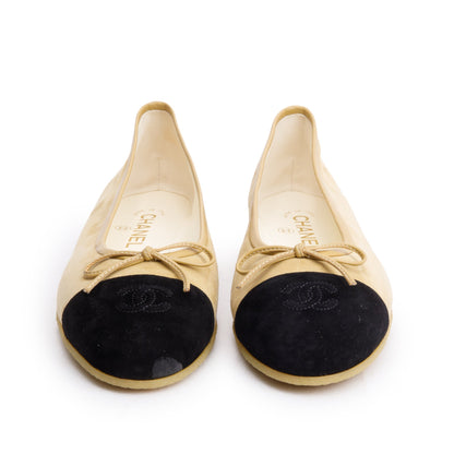 Chanel Black/Yellow Suede Kidskin Interlocking CC Logo Bow Flats, Size 40