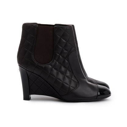 Chanel Brown Quilted Leather Interlocking CC Logo Chelsea Boots, Size 38.5