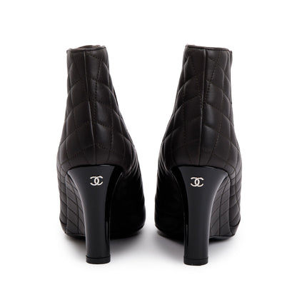 Chanel Brown Quilted Leather Interlocking CC Logo Chelsea Boots, Size 38.5