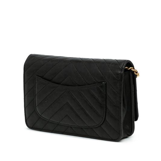 Chanel CC Chevron Lambskin Wallet On Chain (SHG-68tvq5)
