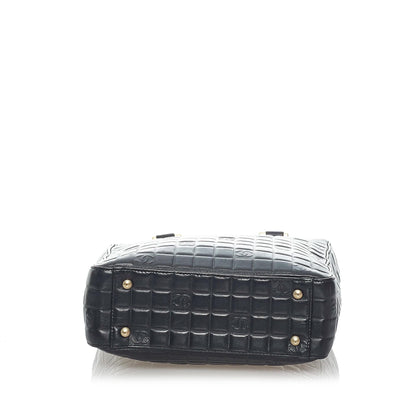 Chanel CC Choco Bar Lambskin Handbag (SHG-33486)