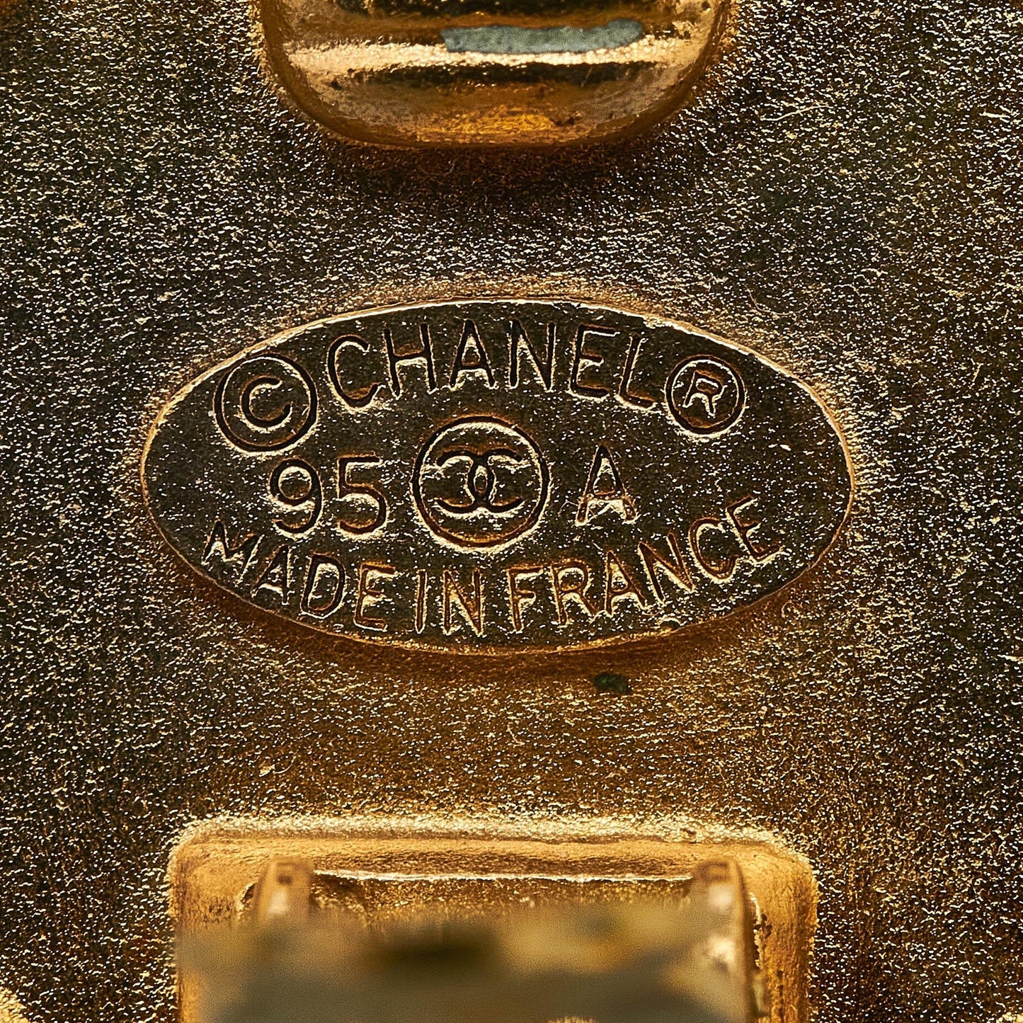 Chanel CC Clip On Earrings (SHG-rTUxcy)