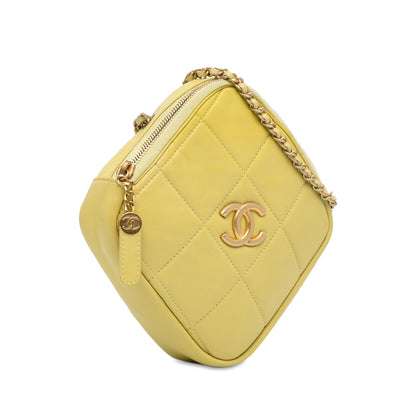 Chanel CC Lambskin Diamond Clutch with Chain (SHG-I7p00r)