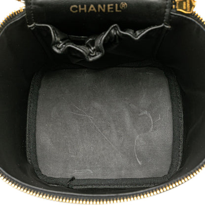 Chanel CC Lambskin Vanity Case (SHG-uFumoN)