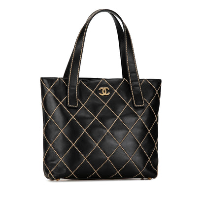 Chanel CC Lambskin Wild Stitch Handbag (SHG-aqtoNm)