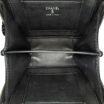 Chanel CC Quilted Lambskin Camera Case (SHG-93PTRz)