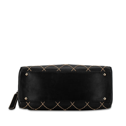 Chanel CC Wild Stitch Lambskin Handbag (SHG-GFLpJL)