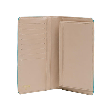 Chanel Camellia Embossed Lambskin Bifold Wallet (SHG-DrLXTc)