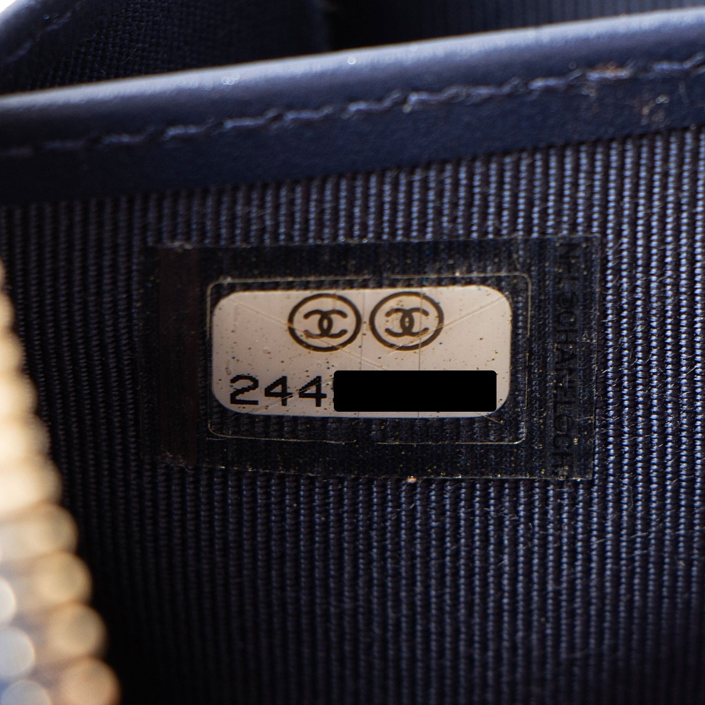 Chanel Caviar Leather CC Zip Around Wallet (SHF-dr4Upy)