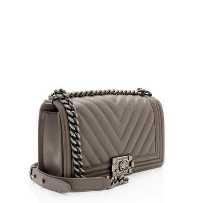 Chanel Chevron Lambskin Old Medium Boy Bag (SHF-fEUBkq)
