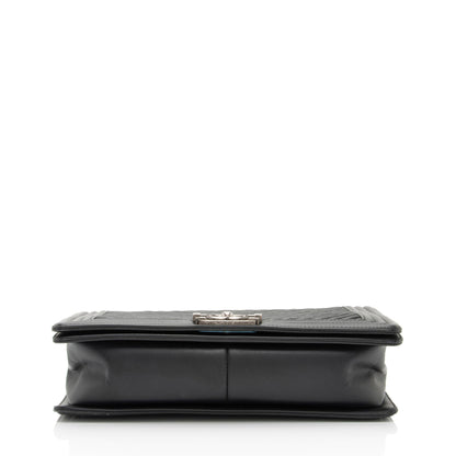 Chanel Chevron Wrinkled Lambskin New Medium Boy Bag (SHF-rjzaUj)