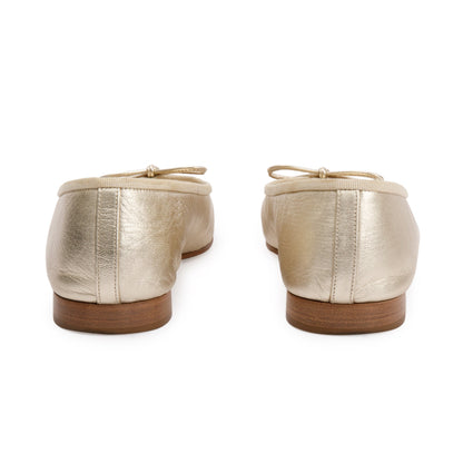 Chanel Gold Lambskin Interlocking CC Logo Flats, Size 38