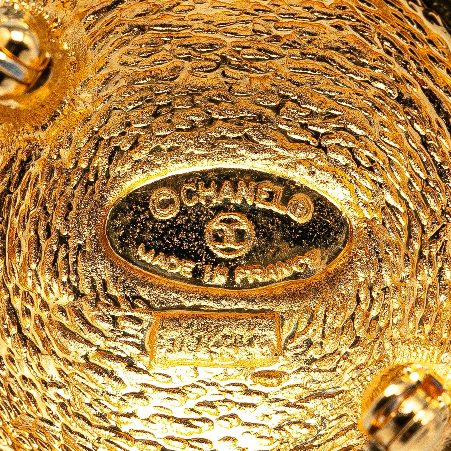 Chanel Gold Plated CC Quilted Brooch (SHG-MG017S)