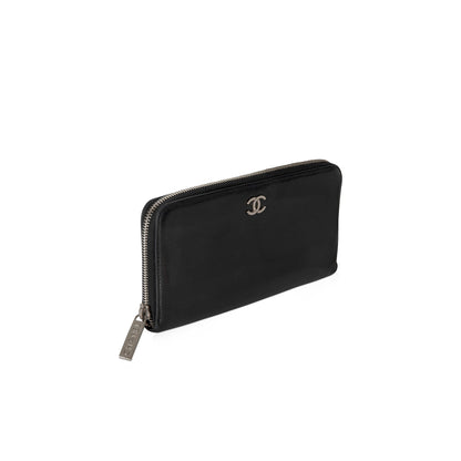 Chanel Interlocking CC Logo Continental Wallet