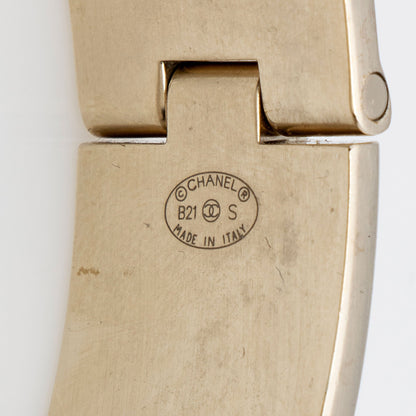 Chanel Leather CC Turnlock Narrow Cuff Bracelet (SHF-yDVGhV)