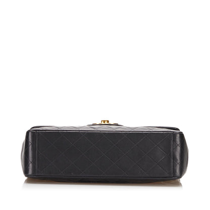 Chanel Maxi Classic Lambskin Single Flap (SHG-bKU9pk)