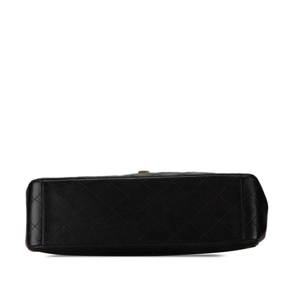 Chanel Maxi Classic Lambskin Single Flap (SHG-kQKahZ)