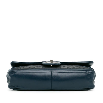 Chanel Medium Bicolor Lambskin Graphic Flap (SHG-EwBfXt)