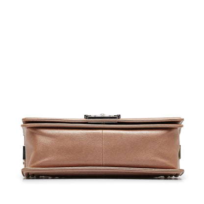Chanel Medium Boy Flap Bag (SHG-OB0E7i)