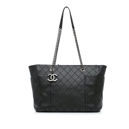 Chanel Medium CC Stitched Calfskin Pocket Zipped Chain Tote (SHG-S5VWBc)