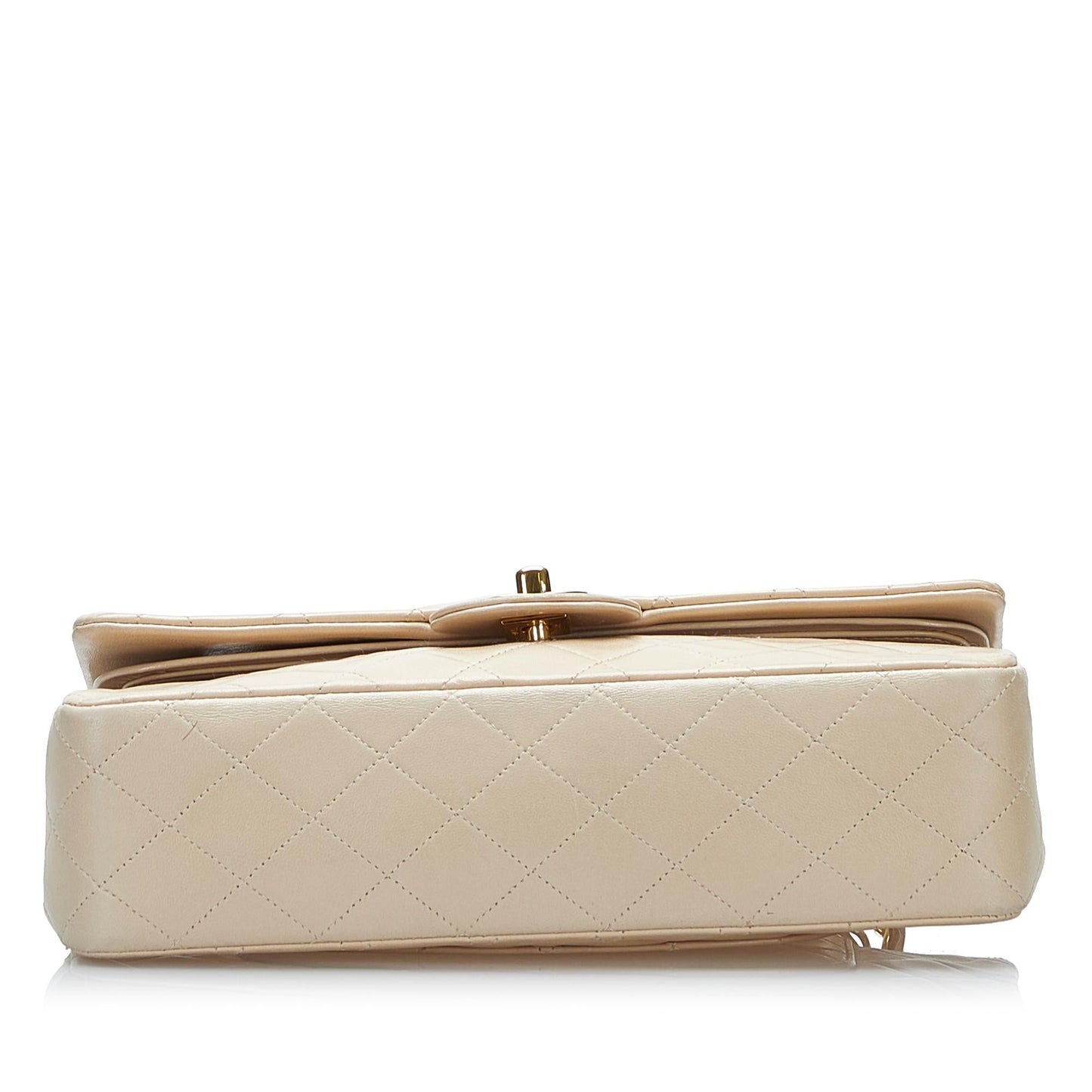 Chanel Medium Classic Lambskin Double Flap (SHG-YJk0lm)