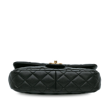 Chanel Medium Patent Goatskin CC Eyelet Flap (SHG-Xldzli)