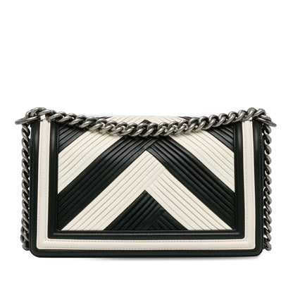 Chanel Medium Pleated Calfskin Boy In Rome Flap (SHG-DQWgfZ)