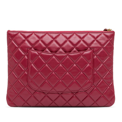 Chanel Medium Quilted Lambskin O Case Clutch (SHG-wDy0Mj)