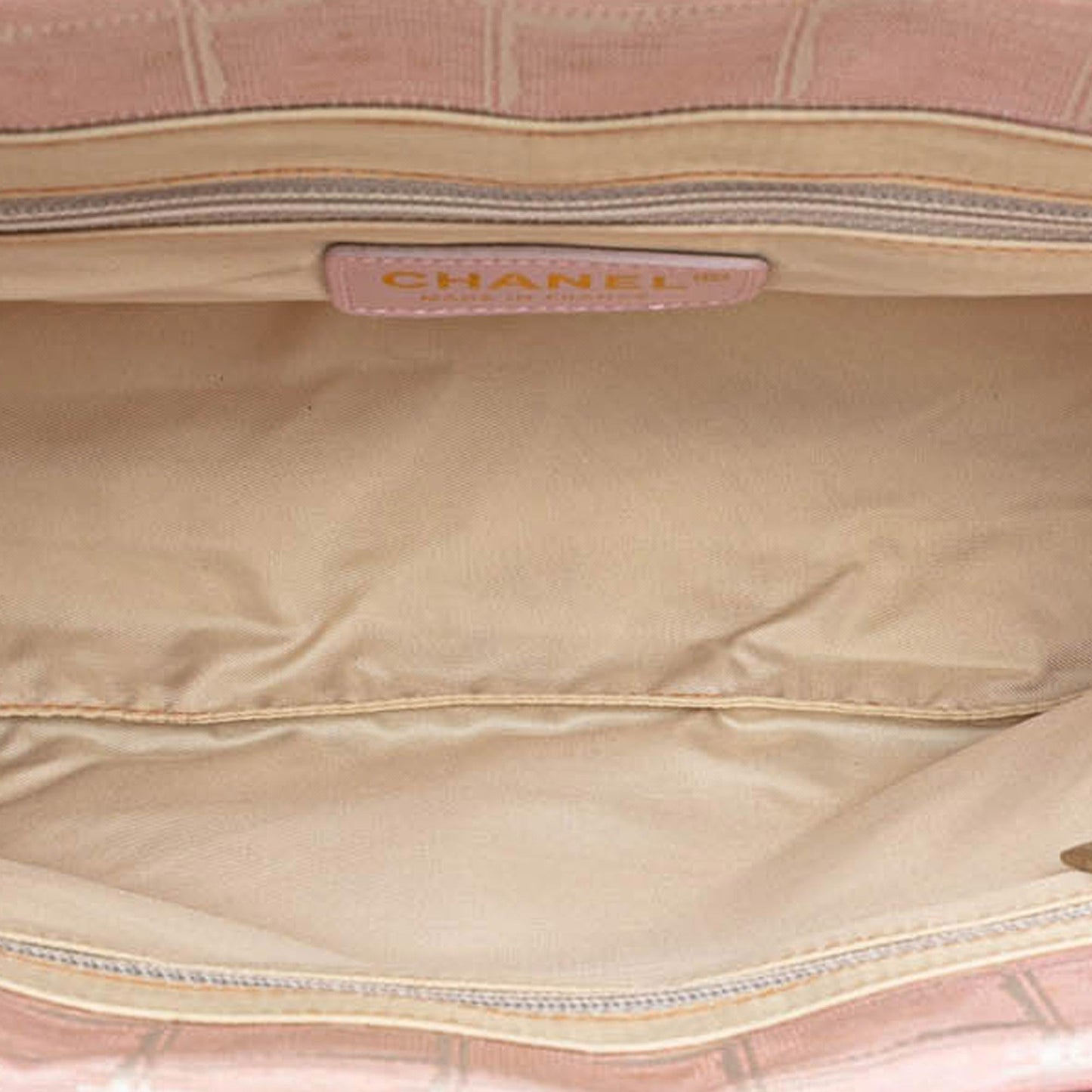 Chanel New Travel Line Handbag (SHG-4Qf98C)