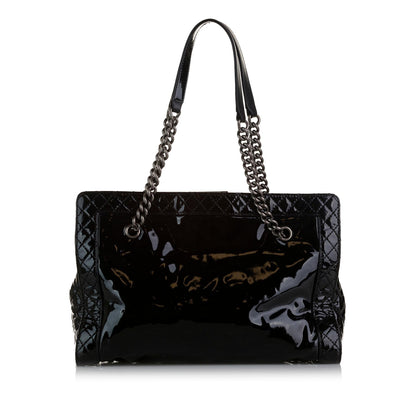 Chanel Patent Boy Reverso Shopping Tote (SHG-hSjbqX)