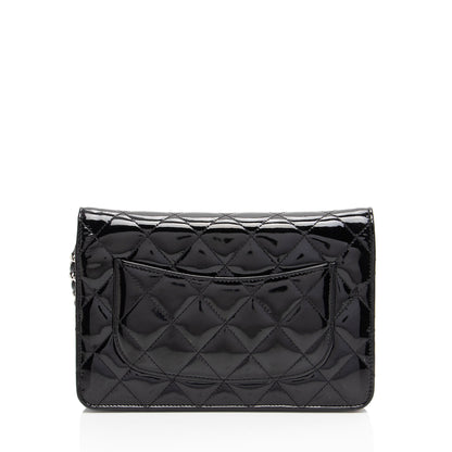 Chanel Patent Leather Classic Wallet on Chain (SHF-sMkM9h)