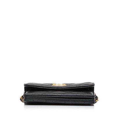 Chanel Pearl Crown Clutch On Chain (SHG-AvIaAb)