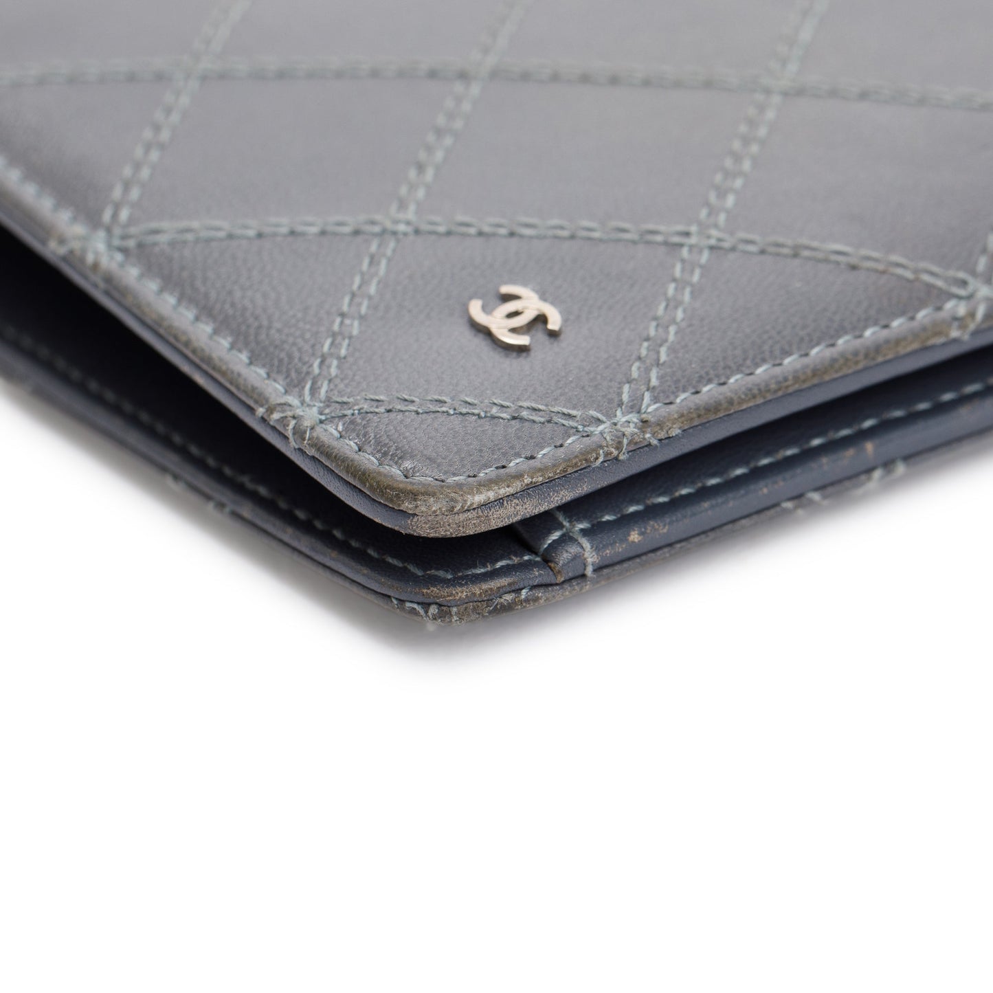 Chanel Quilted Calfskin/Lambskin Leather Yen Wallet