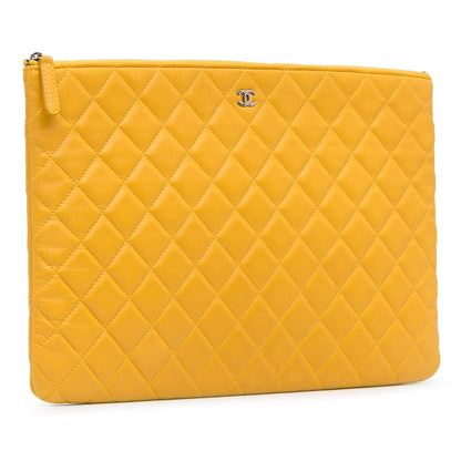 Chanel Quilted Lambskin O Case Clutch (SHG-d1f50a)