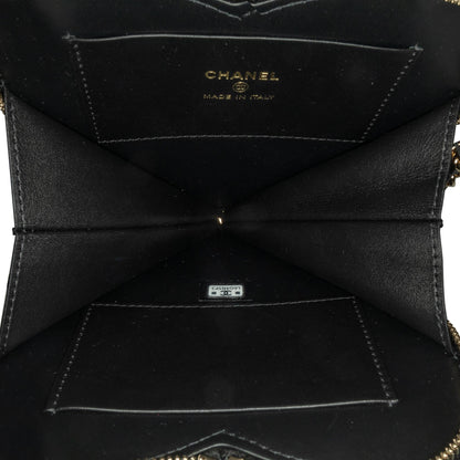 Chanel Quilted Patent Calfskin CC Heart Clutch With Chain (SHG-D1UX0k)