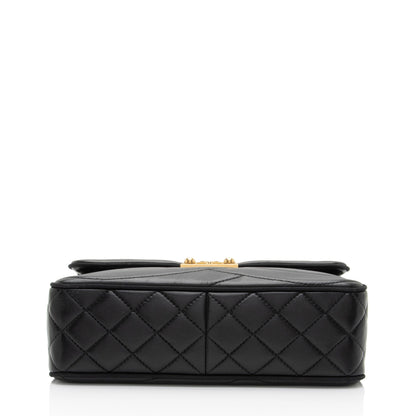 Chanel Scallop Quilted Lambskin Pagoda Medium Flap Bag (SHF-O5XtnL)